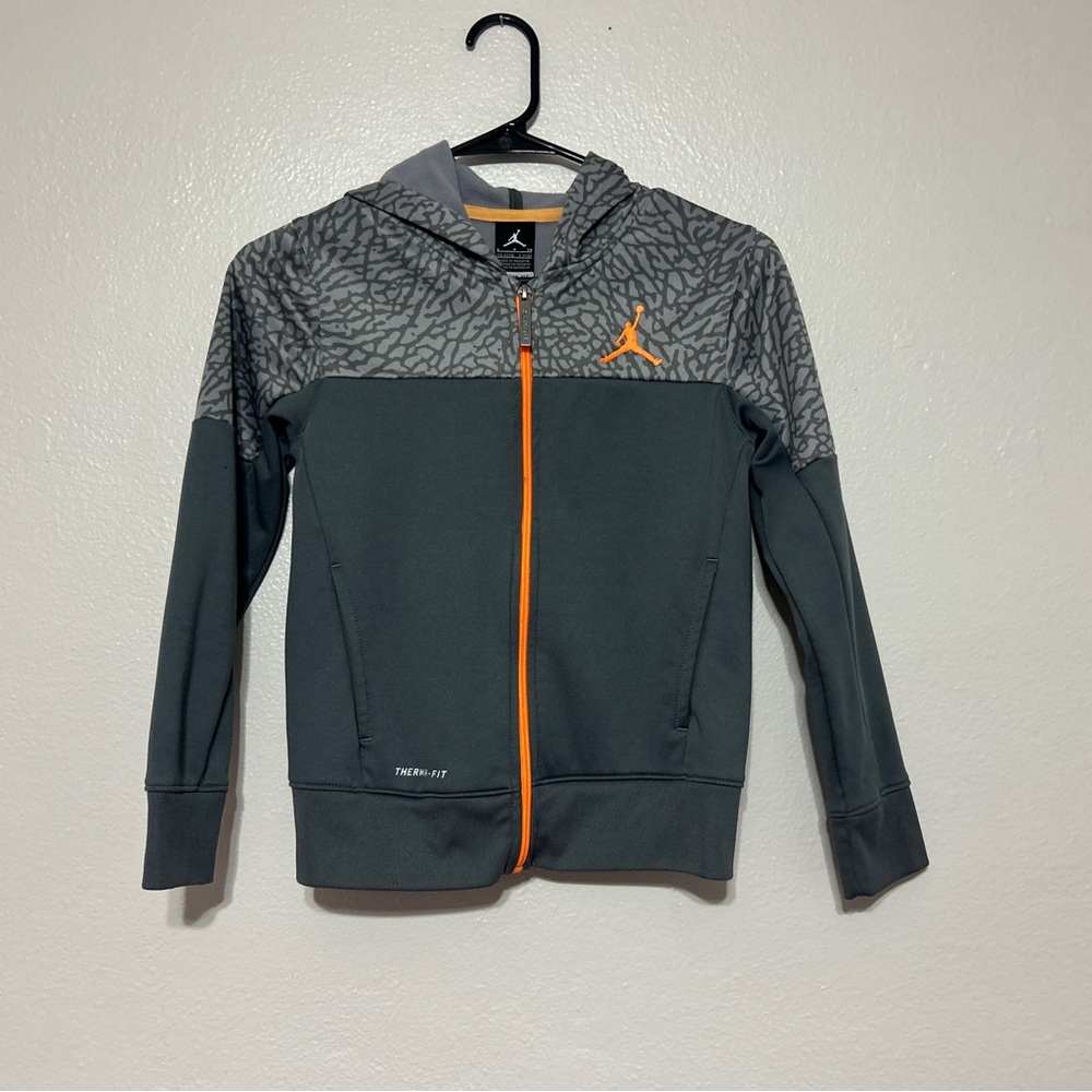 Jordan Therma-Fit Boys’ Full Zip Hoodie Gray Orange Hooded Fleece Sweatshirt